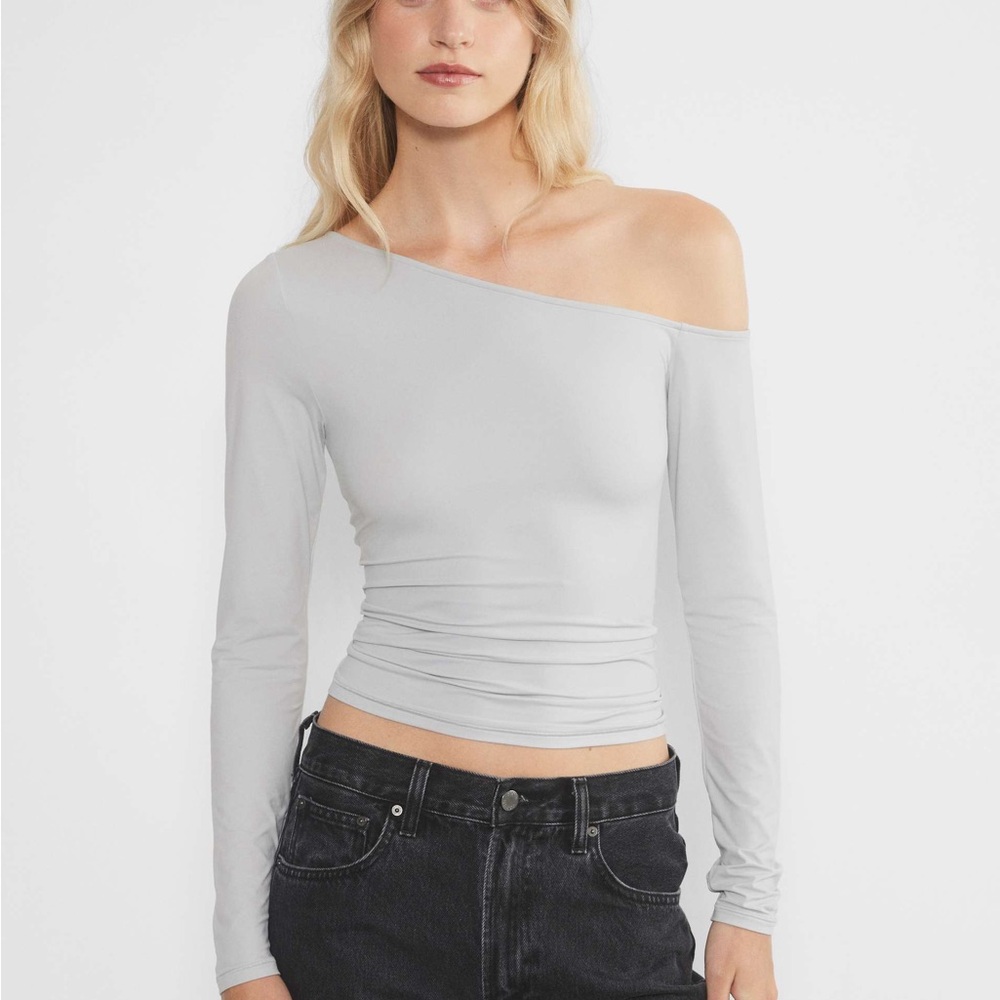 Aritzia Wilfred Brigette Off-Shoulder Long Sleeve Top - Chrome Grey